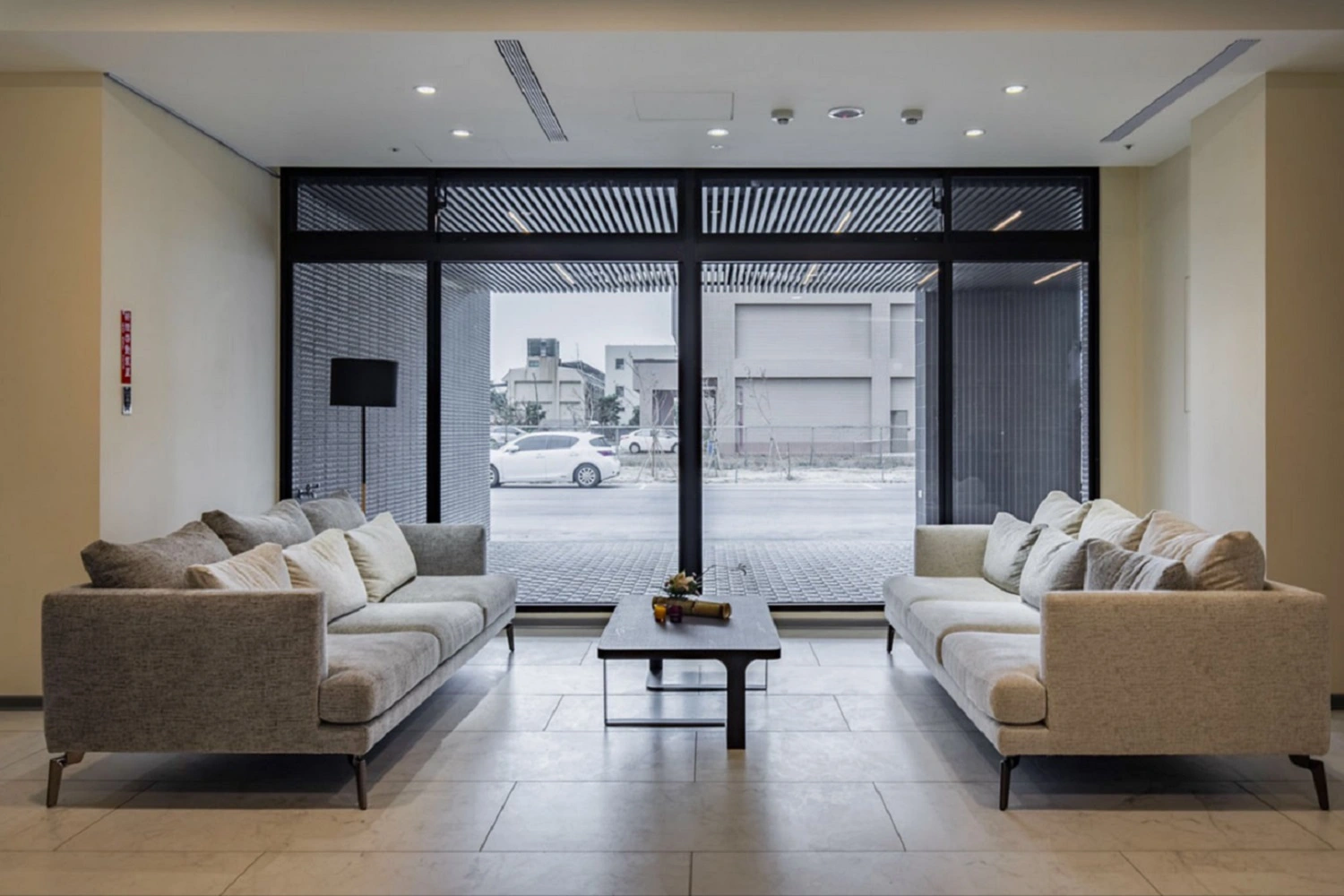 Nowoczesna poczekalna od Marazzi, być może lobby w hotelu